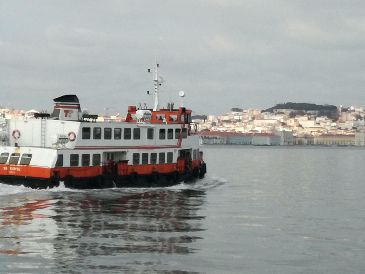 Tejo House River Lisbon Almada Buitenkant foto